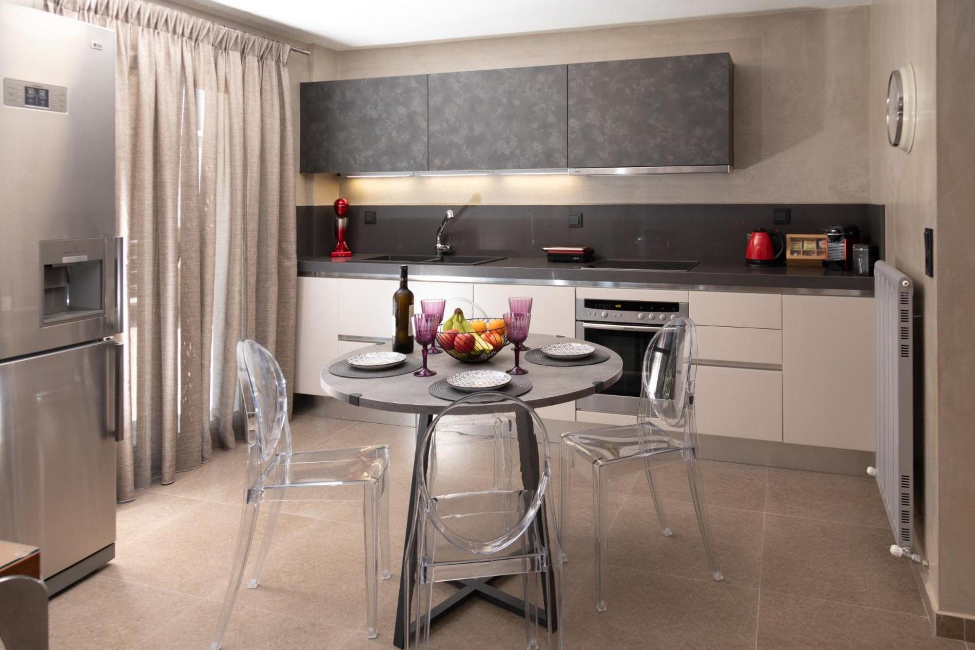 Ilios Luxury Apartment *