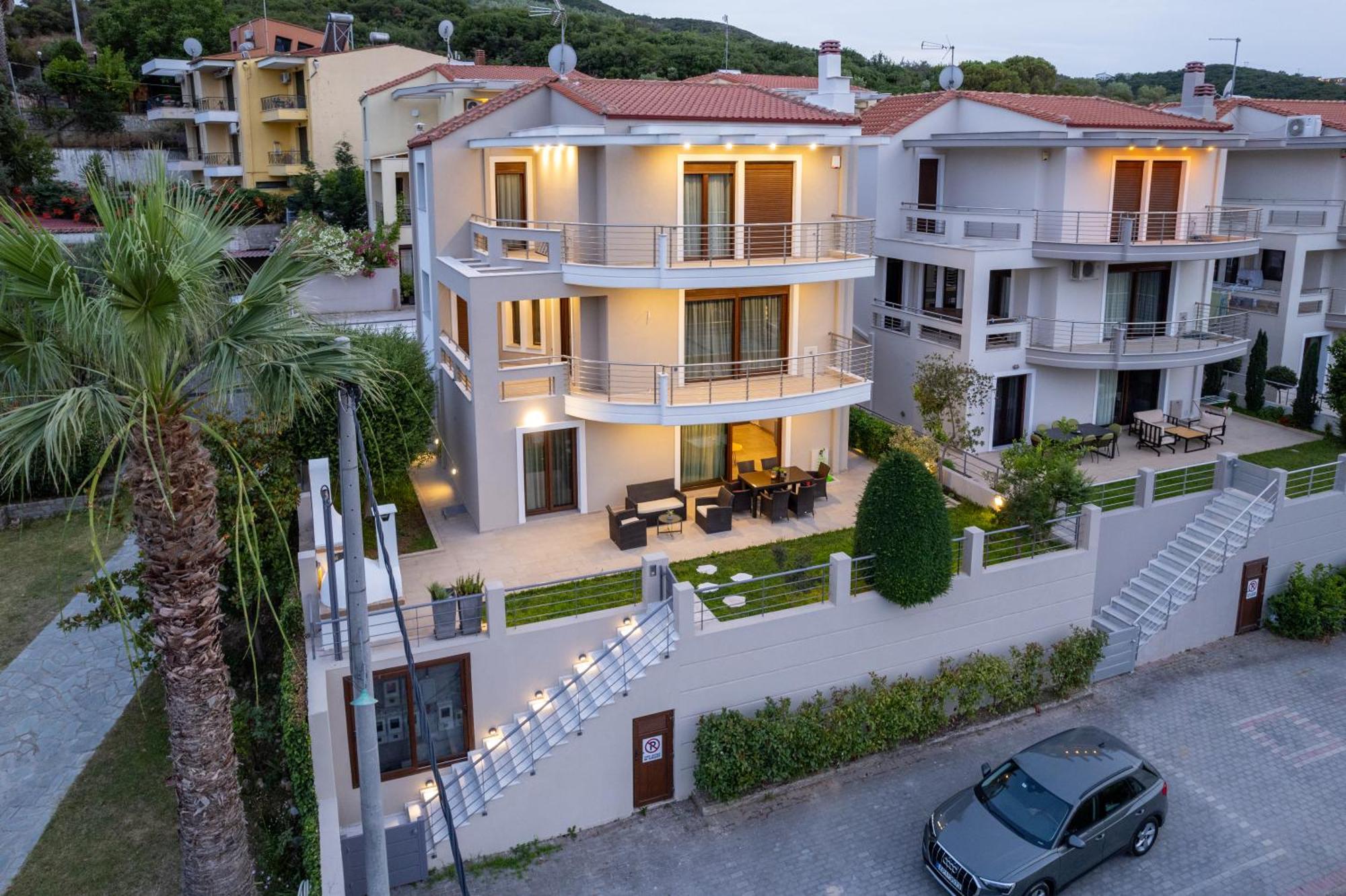 Ilios Luxury Apartment *